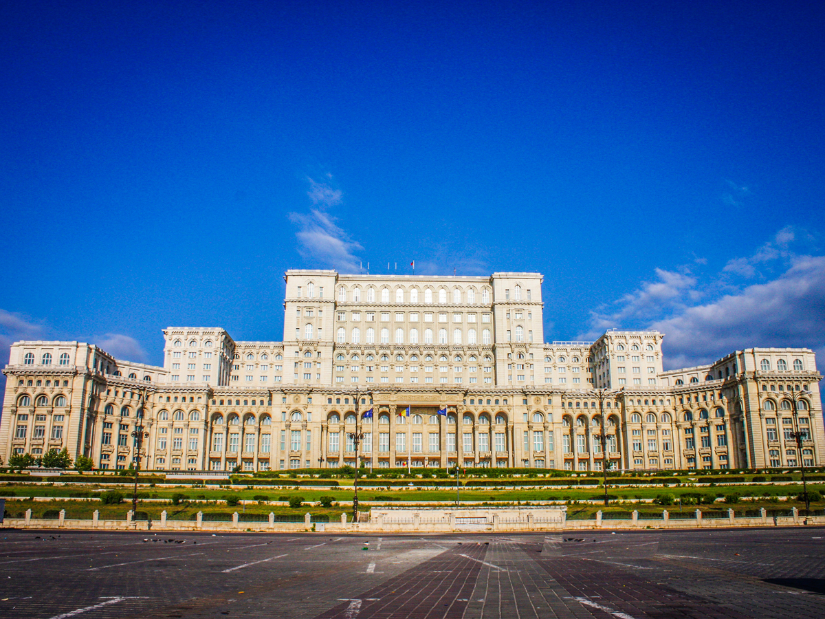 the-palace-of-the-parliament-europa-royale-bucharest